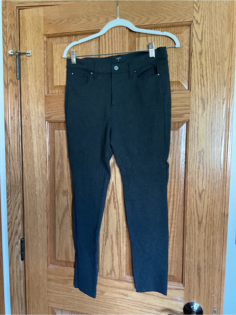 Women’s Tahari dark gray five pocket leggings jeggings size 4